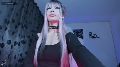    im expecting 300 thumbs up on my altar online show from 12.21.25