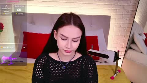 Snapshot of satiralux chatting on 04.10.26 online show from 04.10.26
