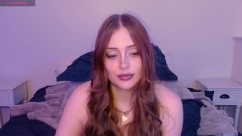 Snapshot of satrinarose chatting on 09.17.25 Rose online show from 09.17.25