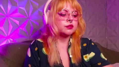 Gina George online show from 09.21.25