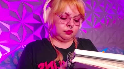 Gina George online show from 09.24.25