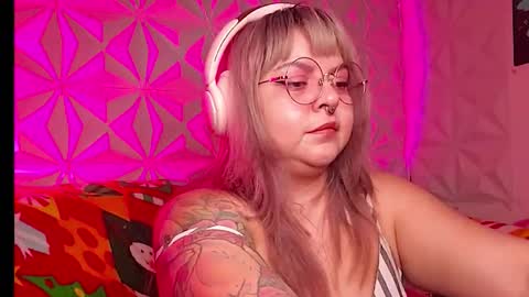 Gina George online show from 12.21.25