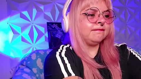 Gina George online show from 04.15.26