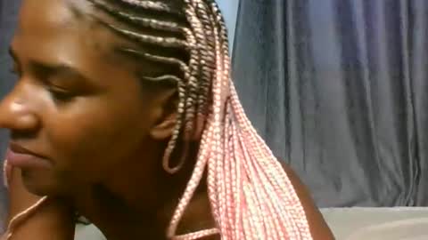 Snapshot of sauce_pety chatting on 04.10.26 pety online show from 04.10.26