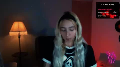 I AM JENN  online show from 01.10.25