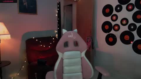 I AM JENN  online show from 02.22.25