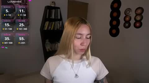 I AM JENN  online show from 10.12.25