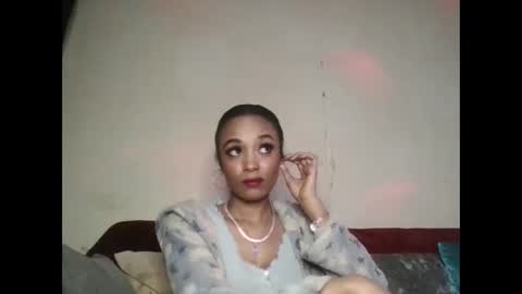 Snapshot of saucy_shanice chatting on 05.17.26 Shaniiice online show from 05.17.26