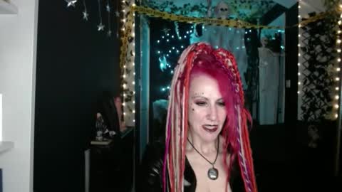 SaucySky online show from 10.18.25