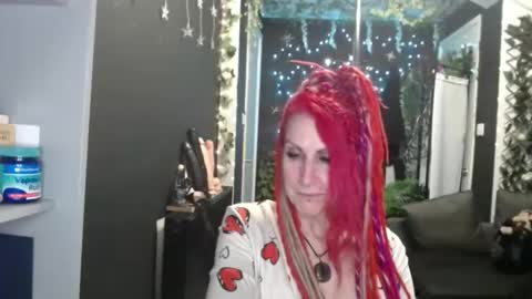 SaucySky online show from 11.14.25