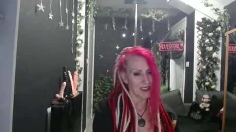 SaucySky online show from 04.12.26