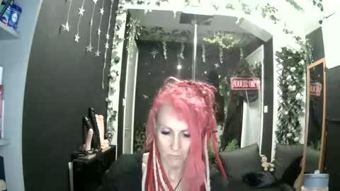 Snapshot of saucysky chatting on 06.07.26 SaucySky online show from 06.07.26