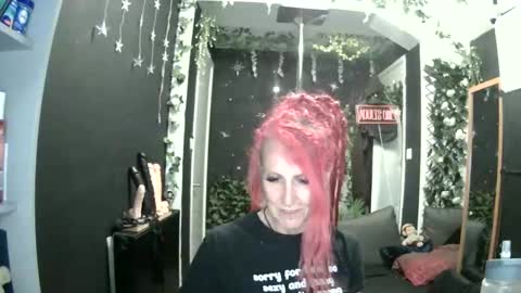 Snapshot of saucysky chatting on 06.08.26 SaucySky online show from 06.08.26