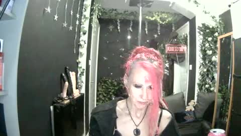 Snapshot of saucysky chatting on 06.13.26 SaucySky online show from 06.13.26