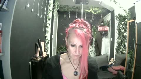 Snapshot of saucysky chatting on 06.14.26 SaucySky online show from 06.14.26