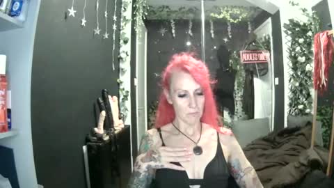 Snapshot of saucysky chatting on 07.15.26 SaucySky online show from 07.15.26