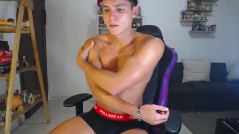 Snapshot of saulomiralles chatting on 08.04.26 Saulo online show from 08.04.26