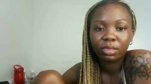 Snapshot of savage_and_sweet chatting on 05.27.26 savage_and_sweet online show from 05.27.26