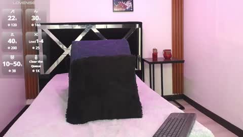 Snapshot of savage_doll chatting on 11.15.25 ANGELICA online show from 11.15.25