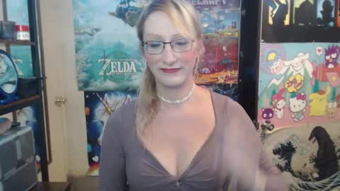 Snapshot of savanah_banana chatting on 10.13.25 Savanah online show from 10.13.25