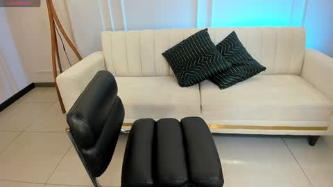 Snapshot of savannahstorm_ chatting on 02.01.25 S a v a n n a h online show from 02.01.25