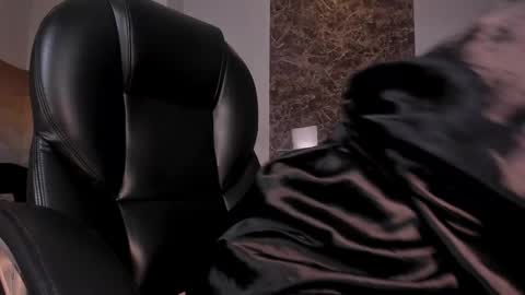 Snapshot of savannahstorm_ chatting on 10.10.25 S a v a n n a h online show from 10.10.25