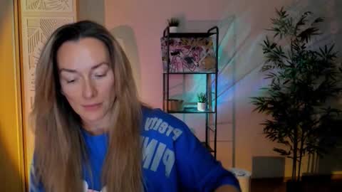 Snapshot of save_the_qween chatting on 02.01.26 save the qween online show from 02.01.26