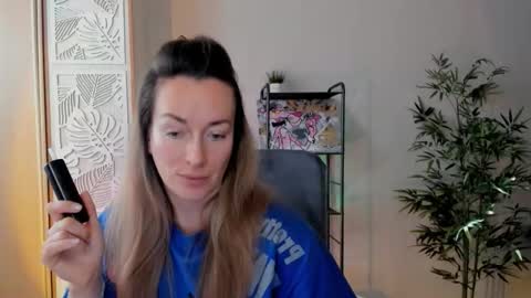 Snapshot of save_the_qween chatting on 02.02.26 save the qween online show from 02.02.26