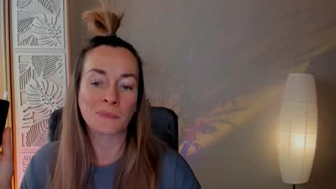 Snapshot of save_the_qween chatting on 02.04.26 save the qween online show from 02.04.26