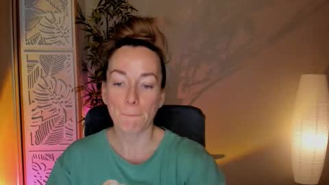 Snapshot of save_the_qween chatting on 02.15.26 save the qween online show from 02.15.26