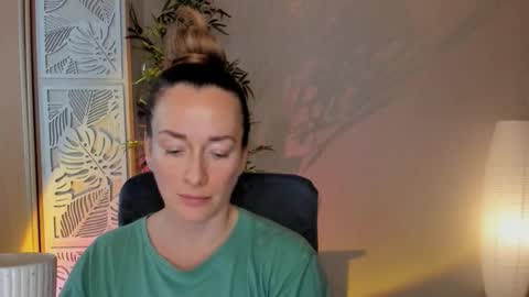 Snapshot of save_the_qween chatting on 02.17.26 save the qween online show from 02.17.26