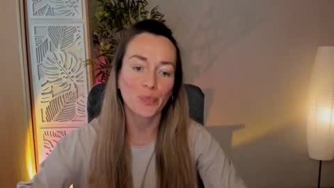 Snapshot of save_the_qween chatting on 02.20.26 save the qween online show from 02.20.26