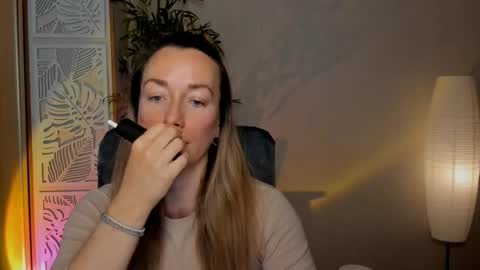 Snapshot of save_the_qween chatting on 03.01.26 save the qween online show from 03.01.26