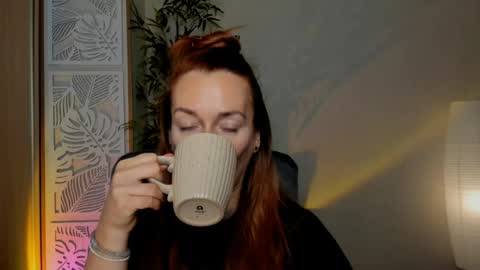 Snapshot of save_the_qween chatting on 03.11.26 save the qween online show from 03.11.26