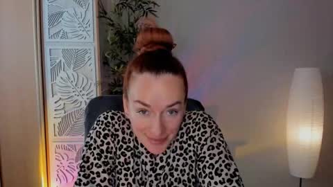 Snapshot of save_the_qween chatting on 03.19.26 save the qween online show from 03.19.26