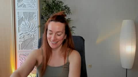 Snapshot of save_the_qween chatting on 04.07.26 save the qween online show from 04.07.26