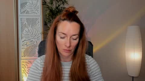 Snapshot of save_the_qween chatting on 04.11.26 save the qween online show from 04.11.26