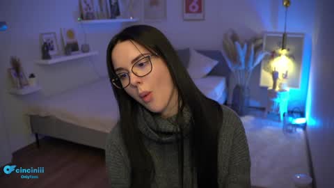 Snapshot of savvage_play chatting on 01.15.25 Naomi online show from 01.15.25