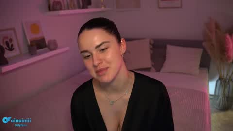 Snapshot of savvage_play chatting on 02.27.25 Naomi online show from 02.27.25