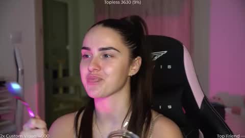 Snapshot of savvage_play chatting on 11.20.25 Naomi online show from 11.20.25