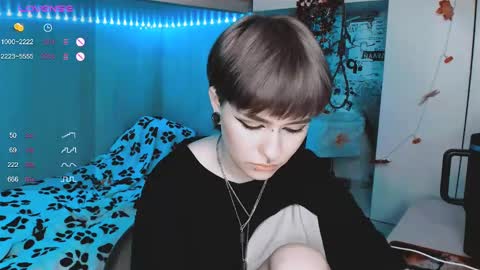 pronoun she. name Mary. age 21. online show from 03.03.25