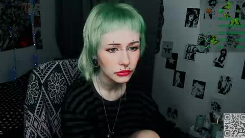 Snapshot of say_mary chatting on 03.20.26 pronoun she. name Mary. age 21. online show from 03.20.26