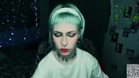 Snapshot of say_mary chatting on 03.24.26 pronoun she. name Mary. age 21. online show from 03.24.26