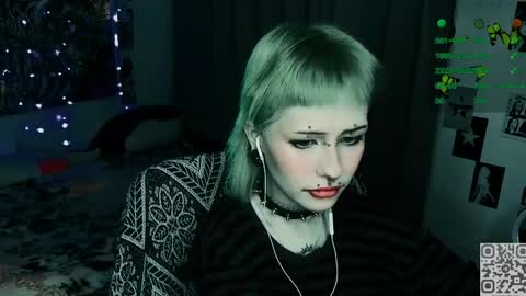 Snapshot of say_mary chatting on 03.30.26 pronoun she. name Mary. age 21. online show from 03.30.26