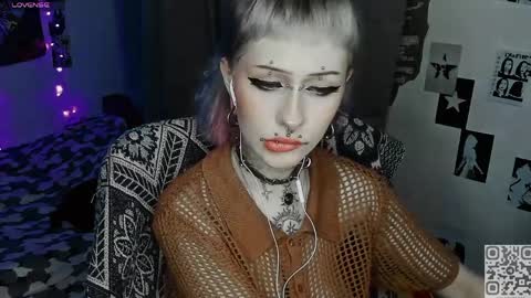Snapshot of say_mary chatting on 04.05.26 pronoun she. name Mary. age 21. online show from 04.05.26