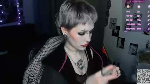 Snapshot of say_mary chatting on 04.14.26 pronoun she. name Mary. age 21. online show from 04.14.26