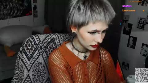Snapshot of say_mary chatting on 04.16.26 pronoun she. name Mary. age 21. online show from 04.16.26