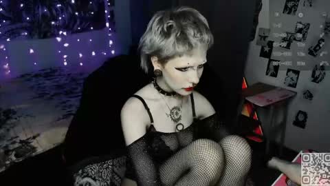 Snapshot of say_mary chatting on 04.25.26 pronoun she. name Mary. age 21. online show from 04.25.26