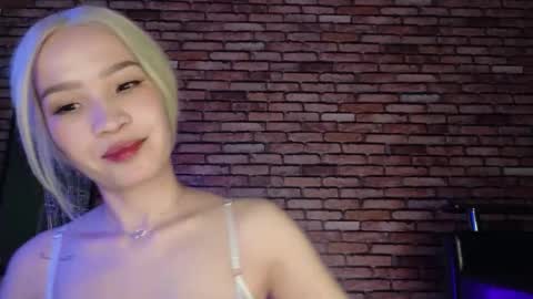 Snapshot of saya_lin chatting on 11.14.25 Saya online show from 11.14.25