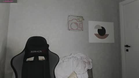 Snapshot of sayl0r_moon chatting on 12.15.25 Kira GMT 7 Mon Thu-Sun 0800am-0200pm online show from 12.15.25